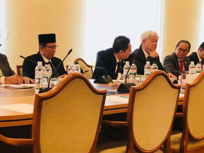 У Комітеті з питань Регламенту та організації роботи Верховної Ради України проведено зустріч з делегацією Комітету з питань етики Палати представників народу Парламенту Республіки Індонезія У Комітеті з питань Регламенту та організації роботи Верховної Ради України проведено зустріч з делегацією Комітету з питань етики Палати представників народу Парламенту Республіки Індонезія